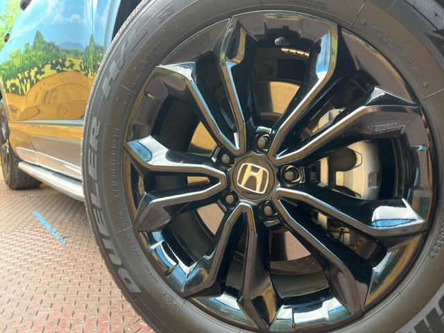�y18�C���`�A���~�z�C�[���z�O�ςɃ}�b�`�����A���~�z�C�[���𑕒����Ă���܂��B�e��A���~�z�C�[����A�X�^�b�h���X�^�C�����戵�����Ă���܂��B���񂲑��k����������