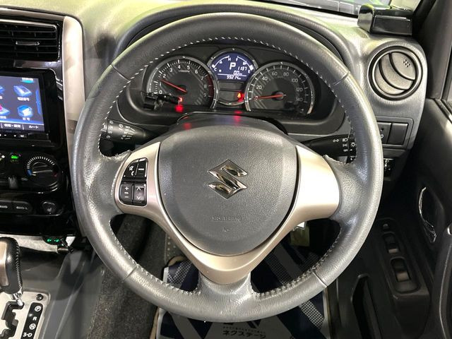 �y�����v�����X�e�A�����O�z�㎿�Ȋv���g�p���邱�ƂŁA��ɂ����������݂ƂĂ��^�]���₷���n���h���ł���