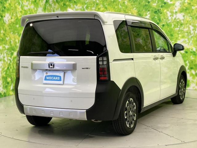 フリード1.5 e:HEV クロスター 4WD