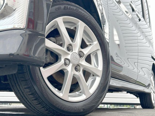 �y����14�C���`�A���~�z�C�[���z�O�ςɃ}�b�`���������A���~�z�C�[���𑕒����Ă���܂��B�e��ЊO�A���~�z�C�[����A�X�^�b�h���X�^�C�����戵�����Ă���܂��B���񂲑��k����������