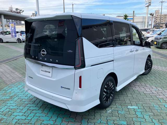 セレナ1.4 e-POWER ルキシオン