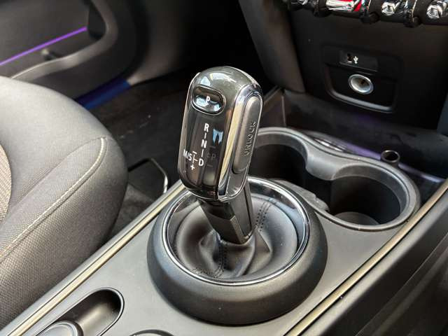 ミニクロスオーバークーパー D オール4 4WD