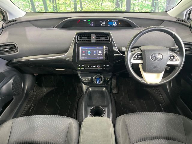 プリウス1.8 S