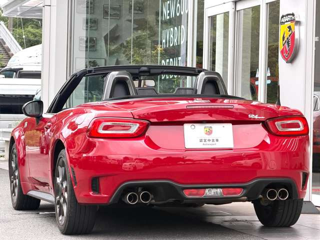 アバルト124スパイダー1.4