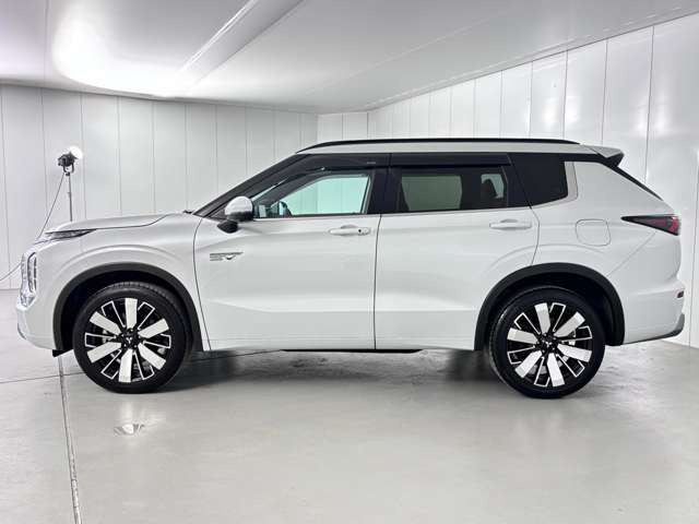 アウトランダーPHEV 2.4 P エグゼクティブ パッケージ 4WD
