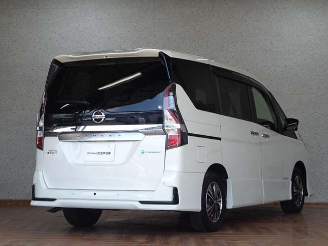 セレナ1.2 e-POWER ハイウェイスターV