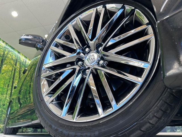 �y�����I�v�V����18�C���`�A���~�z�C�[���z�����I�v�V�����z�C�[���𑕒��B���s���\�̌���ɉ����A�O�ς����X�^�C���b�V���ɂȂ��Ă��܂��B