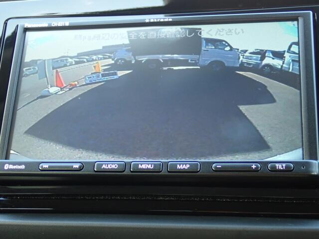 バックカメラ装備しております。駐車時に大変役に立ちますよ。駐車が苦手な方にも便利機能です。
