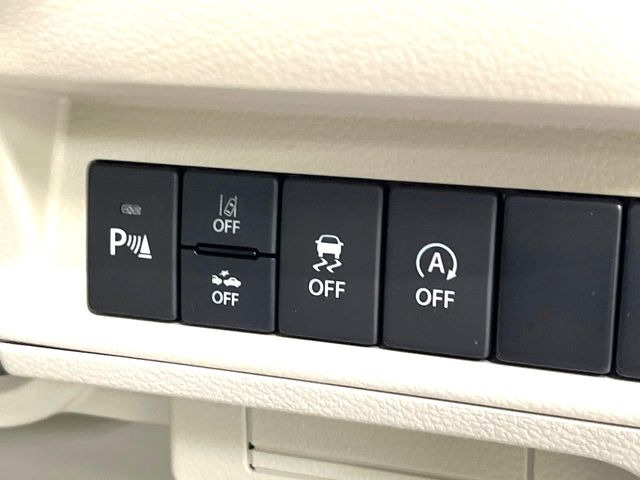 【クリアランスソナー】バンパーに付いたセンサーが障害物を検知!一定の距離に近づくとアラートで教えてくれます♪狭い駐車スペースや車庫入れ時も安心ですね☆
