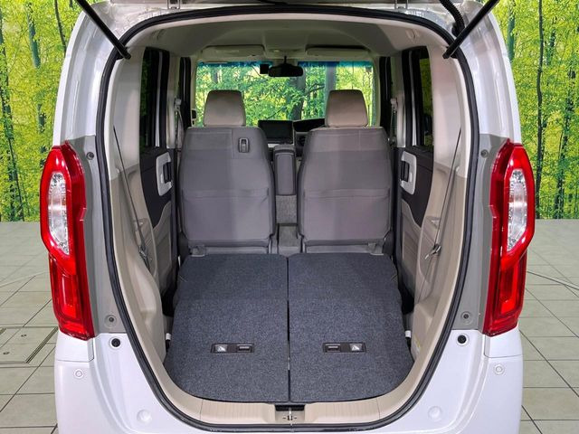 普段のお買い物や通勤、送迎等に十分な荷室スペースを確保しております。セカンドシートを倒すと、大きな荷物の積載も可能です♪