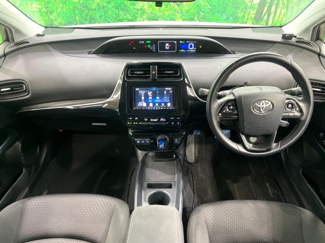 プリウス1.8 S