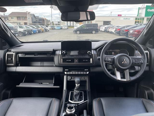 トライトン2.4 GSR ディーゼル 4WD