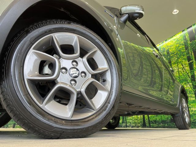 �y����16�C���`�A���~�z�C�[���z�O�ςɃ}�b�`���������A���~�z�C�[���𑕒����Ă���܂��B�e��ЊO�A���~�z�C�[����A�X�^�b�h���X�^�C�����戵�����Ă���܂��B���񂲑��k����������