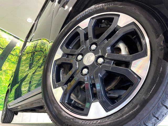 �y����15�C���`�A���~�z�C�[���z�O�ςɃ}�b�`���������A���~�z�C�[���𑕒����Ă���܂��B�e��ЊO�A���~�z�C�[����A�X�^�b�h���X�^�C�����戵�����Ă���܂��B���񂲑��k����������