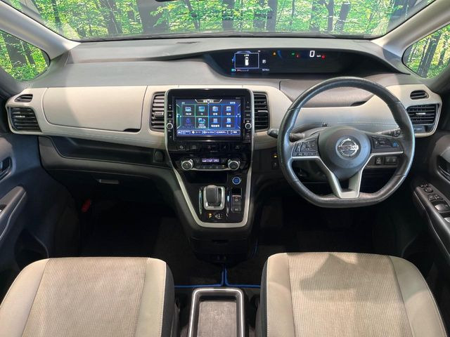 セレナ1.2 e-POWER ハイウェイスターV