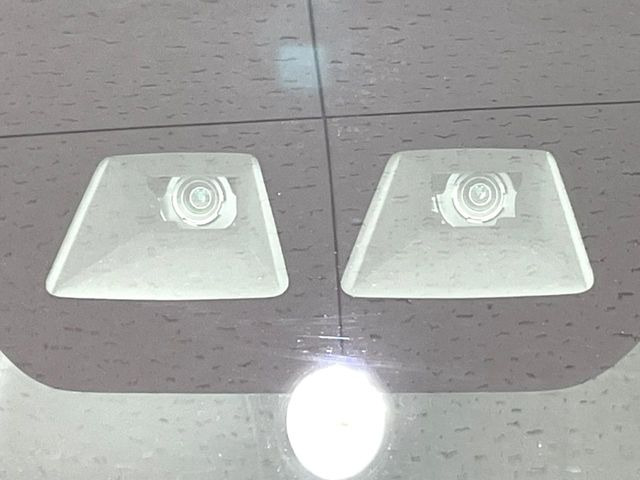 【スマートアシスト】走行中に前方の車両等を認識し、衝突しそうな時は警報とブレーキで衝突回避と被害軽減をアシスト。より安全にドライブをお楽しみいただけます。