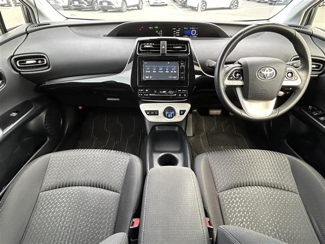 プリウス1.8 S