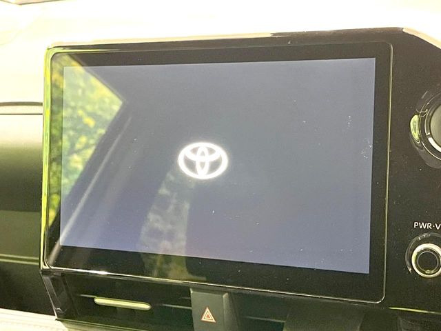 【10.5インチナビ】高級感とインパクトのある大画面ナビを装備。各種オーディオ操作はもちろん、スマホ連携もできる利便性の高いナビです♪