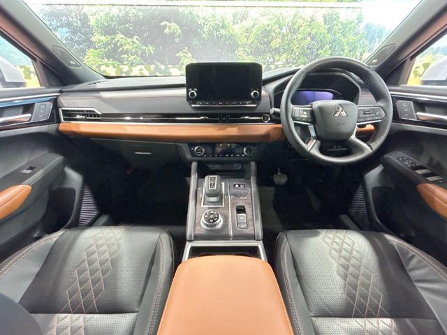 アウトランダーPHEV 2.4 P 4WD