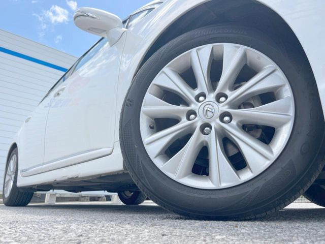 �y�����A���~�z�C�[���z�O�ςɃ}�b�`���������A���~�z�C�[���𑕒����Ă���܂��B�e��ЊO�A���~�z�C�[����A�X�^�b�h���X�^�C�����戵�����Ă���܂��B���񂲑��k����������