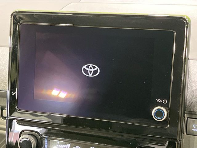 �y8�C���` �f�B�X�v���C�I�[�f�B�I�z���ʂ̃f�B�X�v���C��AppleCarPlay��AndroidAuto�����p�\�B�傫�ȉ�ʂŃX�}�z�i�r�A�v���������p���������܂���