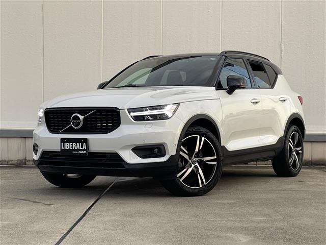 XC40B4 AWD Rデザイン 4WD