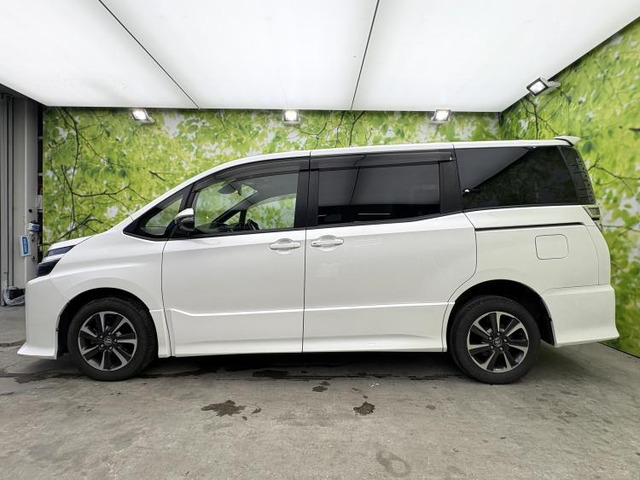 ヴォクシー2.0 ZS 4WD