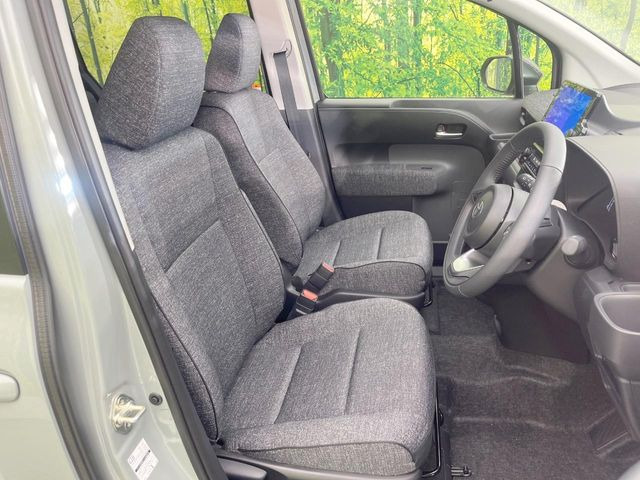 運転席シート廻りは使用感も少なく、良好な状態となっています。丁寧に使われていたことがよくわかりますね。