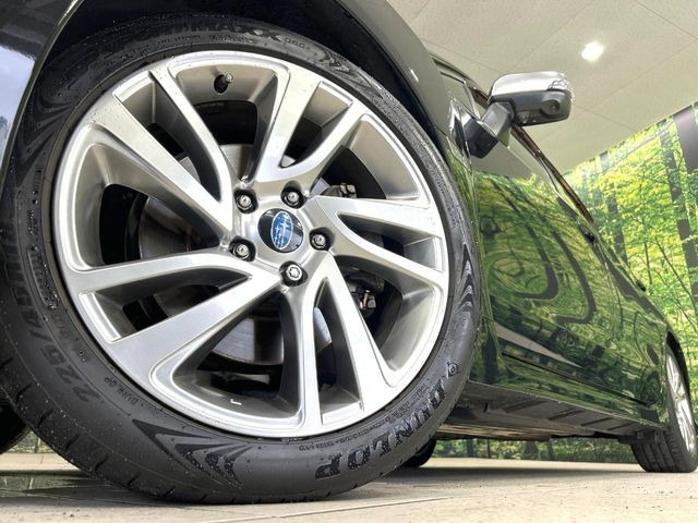 �y����18�C���`�A���~�z�C�[���z�O�ςɃ}�b�`���������A���~�z�C�[���𑕒����Ă���܂��B�e��ЊO�A���~�z�C�[����A�X�^�b�h���X�^�C�����戵�����Ă���܂��B���񂲑��k����������