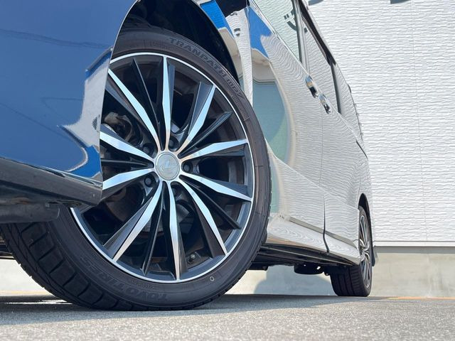 �y18�C���`�A���~�z�C�[���z�O�ςɃ}�b�`�����A���~�z�C�[���𑕒����Ă���܂��B�e��A���~�z�C�[����A�X�^�b�h���X�^�C�����戵�����Ă���܂��B���񂲑��k����������
