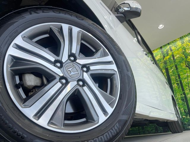 �y����16�C���`�A���~�z�C�[���z�O�ςɃ}�b�`���������A���~�z�C�[���𑕒����Ă���܂��B�e��ЊO�A���~�z�C�[����A�X�^�b�h���X�^�C�����戵�����Ă���܂��B���񂲑��k����������