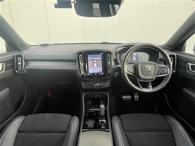 XC40B4 AWD Rデザイン 4WD