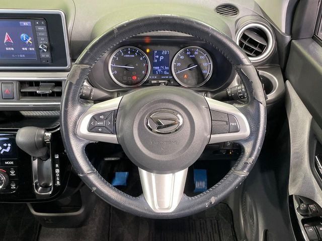 【ステアリングスイッチ】運転中、前方から目線をそらすことなく、オーディオ等の操作が可能な便利機能!安心&快適なドライブを演出してくれます♪