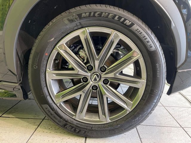 �y����18�C���`�A���~�z�C�[���z�O�ςɃ}�b�`���������A���~�z�C�[���𑕒����Ă���܂��B�e��ЊO�A���~�z�C�[����A�X�^�b�h���X�^�C�����戵�����Ă���܂��B���񂲑��k����������