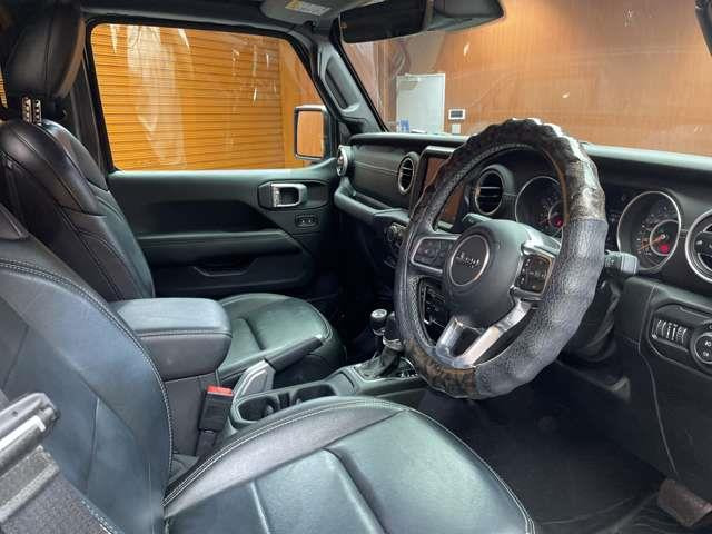 ラングラーアンリミテッド サハラ 4WD
