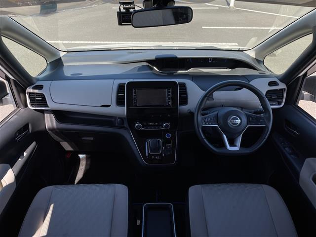 セレナ1.2 e-POWER ハイウェイスターV