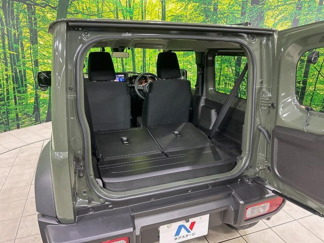 ���i�̂���������ʋ΁A���}���ɏ\���ȉ׎��X�y�[�X���m�ۂ��Ă���܂��B�Z�J���h�V�[�g��|���ƁA�傫�ȉו��̐ύڂ��\�ł���