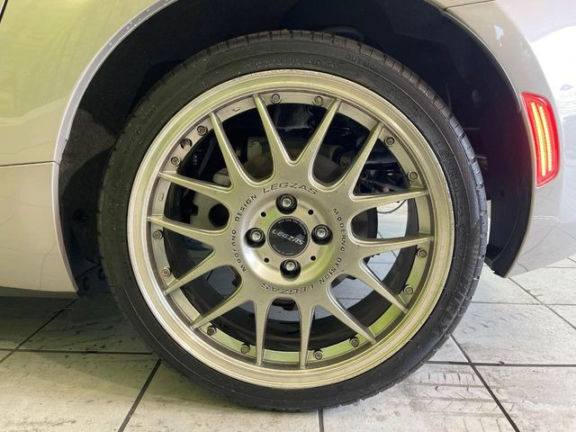�y17�C���`�A���~�z�C�[���z�O�ςɃ}�b�`�����A���~�z�C�[���𑕒����Ă���܂��B�e��A���~�z�C�[����A�X�^�b�h���X�^�C�����戵�����Ă���܂��B���񂲑��k����������