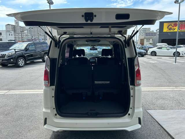 彦根インターからお車で3分とアクセス便利!近くには有名観光地の彦根城もありますので、観光と合わせてのご来店も良いですね♪活気溢れる自慢のスタッフがお客様のご来店をお待ちしております!
