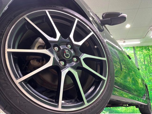�y�O���[�h��p����17�C���`�A���~�z�C�[���z�f�U�C�����̍��������A���~�z�C�[���𑕒����Ă���܂��B�e��ЊO�A���~�z�C�[����A�X�^�b�h���X�^�C�����戵�����Ă���܂��B���񂲑��k����������