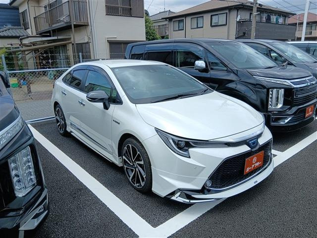 カローラ1.8 ハイブリッド W×B