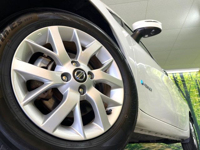 �y�O���[�h��p����15�C���`�A���~�z�C�[���z�f�U�C�����̍��������A���~�z�C�[���𑕒����Ă���܂��B�e��ЊO�A���~�z�C�[����A�X�^�b�h���X�^�C�����戵�����Ă���܂��B���񂲑��k����������