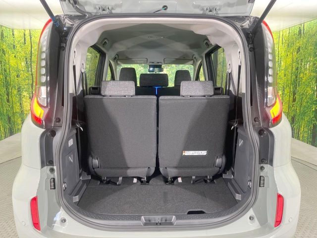 普段のお買い物や通勤、送迎等に十分な荷室スペースを確保しております。セカンドシートを倒すと、大きな荷物の積載も可能です♪