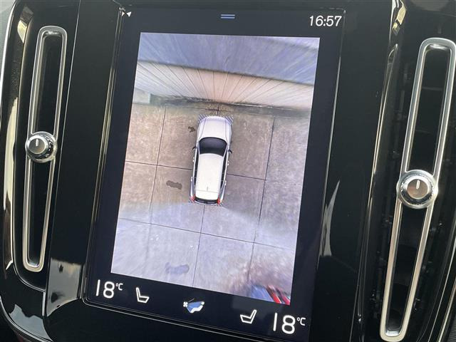 XC40B4 AWD Rデザイン 4WD