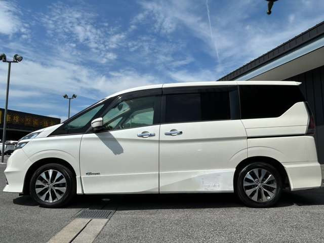 スリークロス滋賀店は自社の大型整備工場と提携しております!御購入後の修理・車検等のアフタフォローも充実です!