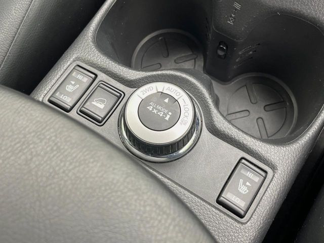 �y�I�[�����[�h4&times;4�z2WD/4WD���[�h����y�ɐ؂�ւ��\�B�R��d����2WD�A�X�^�b�N���ɖ𗧂�LOCK�AAUTO���[�h�ł�4WD�̔z���������Œ������A�H�ʏ󋵂��킸���肵��������T�|�[�g�B