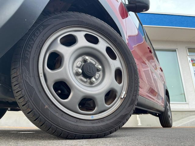 �y����15�C���`�A���~�z�C�[���z�O�ςɃ}�b�`���������A���~�z�C�[���𑕒����Ă���܂��B�e��ЊO�A���~�z�C�[����A�X�^�b�h���X�^�C�����戵�����Ă���܂��B���񂲑��k����������