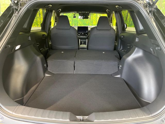 普段のお買い物や通勤、送迎等に十分な荷室スペースを確保しております。セカンドシートを倒すと、大きな荷物の積載も可能です♪