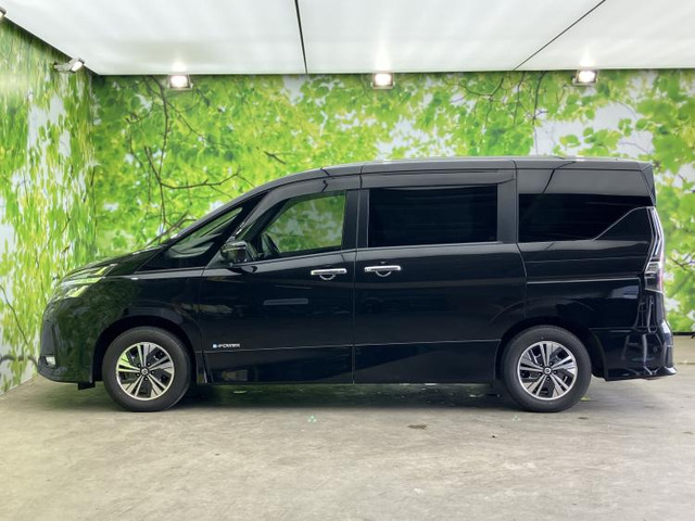 セレナ1.2 e-POWER ハイウェイスターV