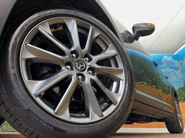 �y�����A���~�z�C�[���z�O�ςɃ}�b�`���������A���~�z�C�[���𑕒����Ă���܂��B�e��ЊO�A���~�z�C�[����A�X�^�b�h���X�^�C�����戵�����Ă���܂��B���񂲑��k����������